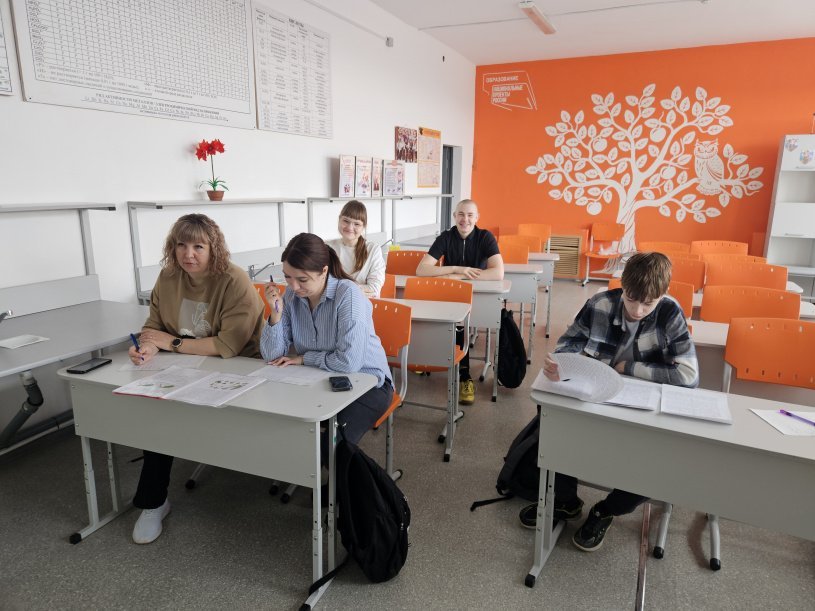 Первые шаги в науку: в центре «Точка роста» прошел фестиваль «Юный исследователь»